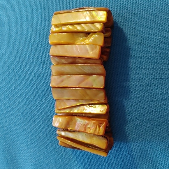 🇨🇦3 For $20🇨🇦Honey Yellow Shell Bar Bracelet - Picture 3 of 6